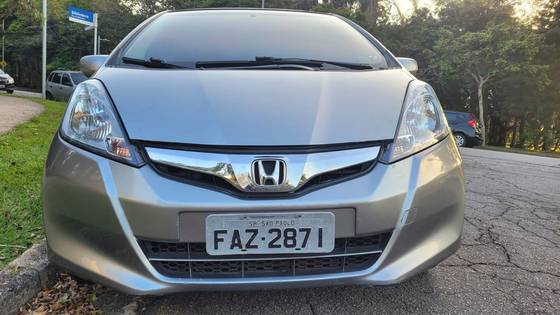 HONDA FIT 1.4 LX 16V FLEX 4P MANUAL HONDA FIT 1.4 LX 16V FLEX 4P MANUAL